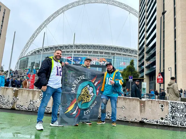 Fans in front of the Wembley arch