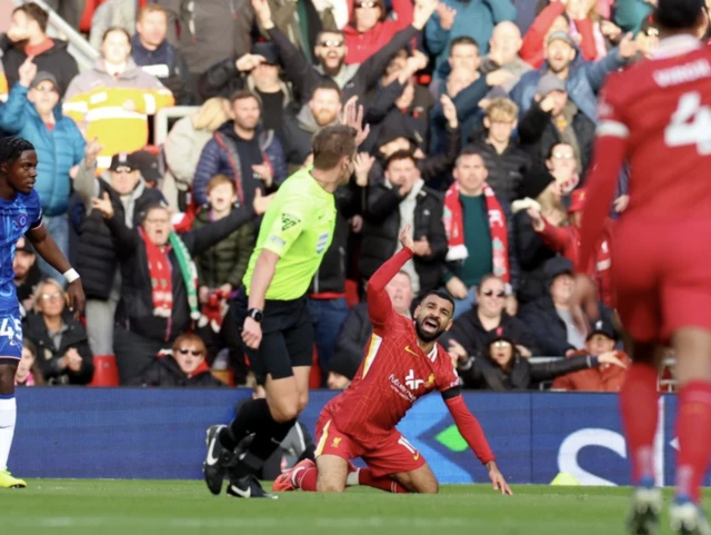 Mohamed Salah reacts