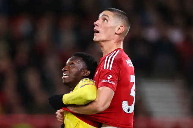 Nketiah is held by Milenkovic