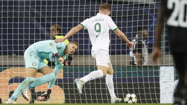 Sporting Lisbon's Swedish forward Viktor Gyokeres scores