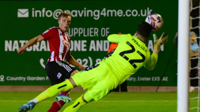 Ilmari Niskanen pulls one back for Exeter against Reading