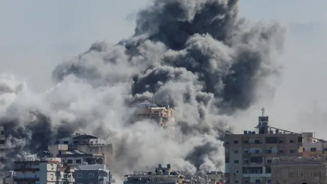 Smoke rising from Lebanese city of Tyre