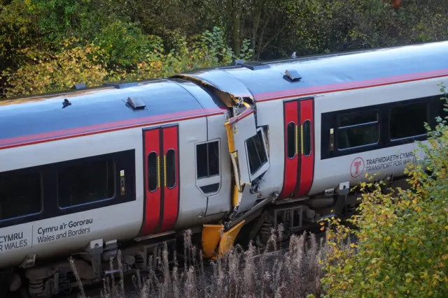 Picture of the train damage.