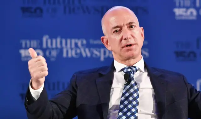 Jeff Bezos speaking at the conference "The Future of Newspapers"