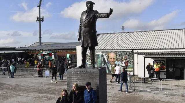 The new John Rudge statue outside Vale Park.