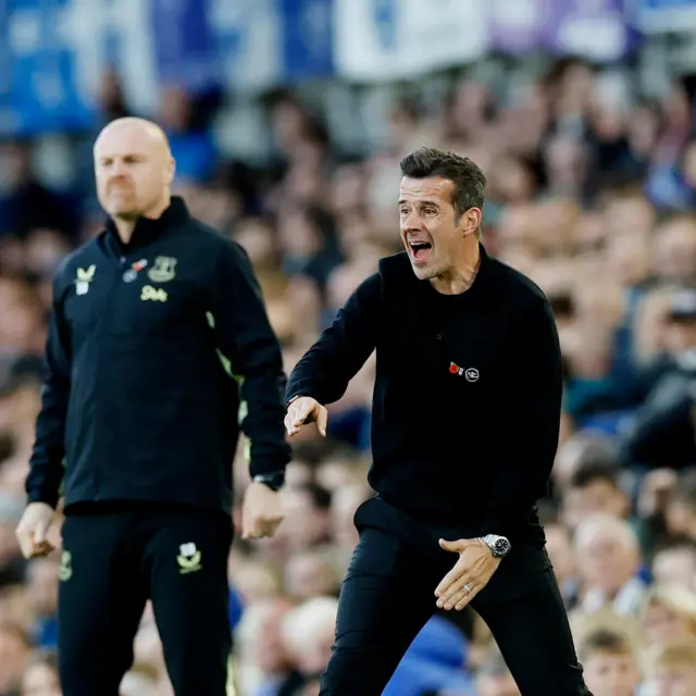 Silva and Dyche shout from the touchline