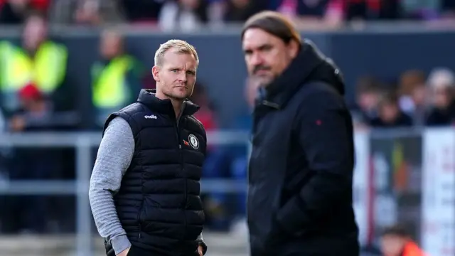 Bristol City manager Liam Manning and Leeds United manager Daniel Farke on the touchline