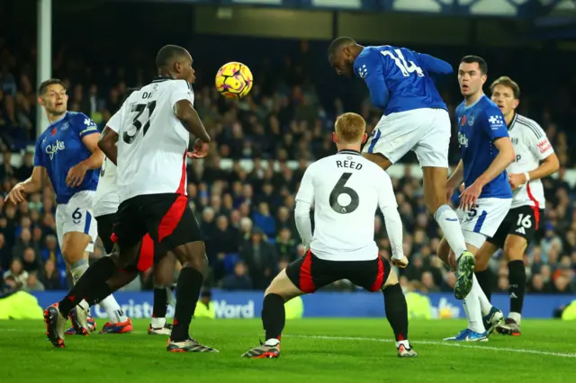 Beto heads home to level for Everton