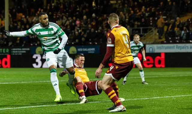 Adam Idah scores Celtic's third