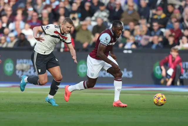 Antonio breaks forward