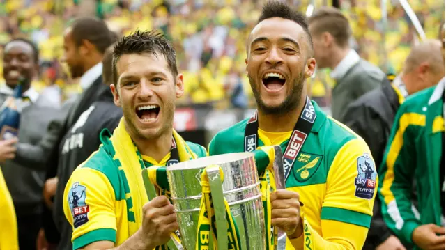 Wes Hoolahan and Nathan Redmond celebrate Norwich's Wembley triumph