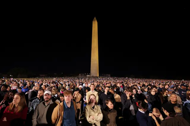 Thousands watch speech