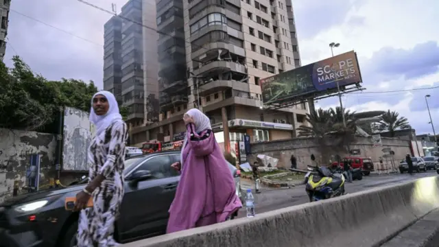 مبنى تضرر جراء الغارات الجوية الإسرائيلية