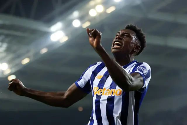 Samu of FC Porto celebrates