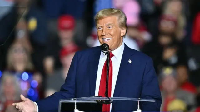 Donald Trump speaking at a podium in Allentown, Pennsylvania on 29 October.