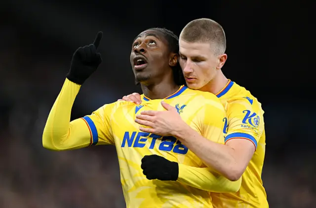 Eberechi Eze of Crystal Palace (left) celebrates