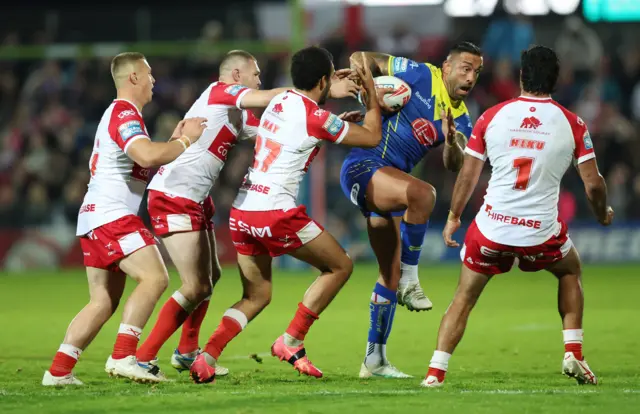 Hull KR v Warrington match action