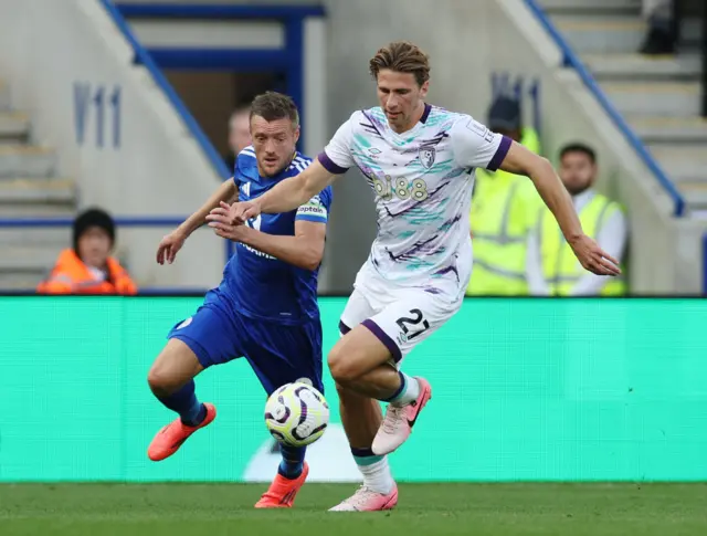 Leicester City's Jamie Vardy in action with AFC Bournemouth's Illya Zabarnyi