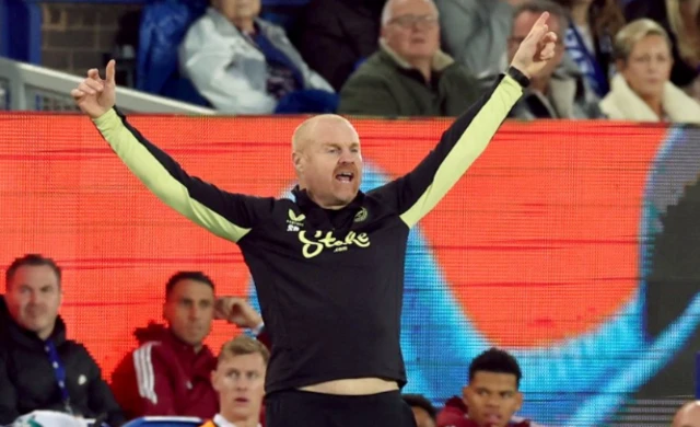 Sean Dyche protests