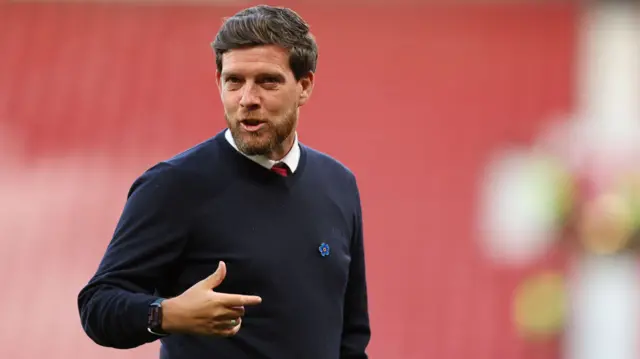 Barnsley manager Darrell Clarke