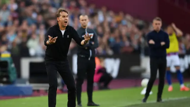 Julen Lopetegui, Manager of West Ham United, reacts during the Premier League match between West Ham United FC and Ipswich Town FC at London Stadium on October 05, 2024 in London, England.