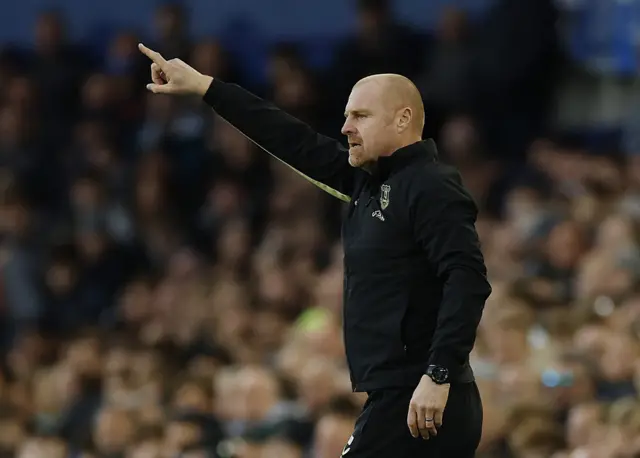 verton manager Sean Dyche reacts