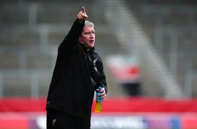 Matt Beard gives instructions to his side from the touchline