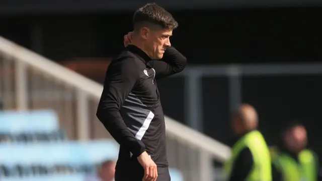 Barnsley manager Darrell Clarke