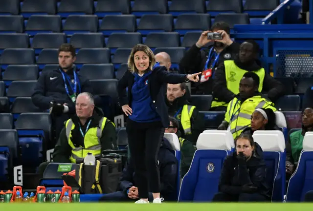 Chelsea manager Sonia Bompastor pointing