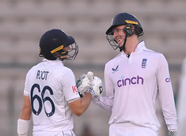 Zak Crawley and Joe Root