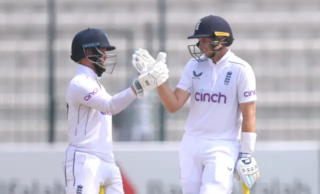 Joe Root and Ben Duckett