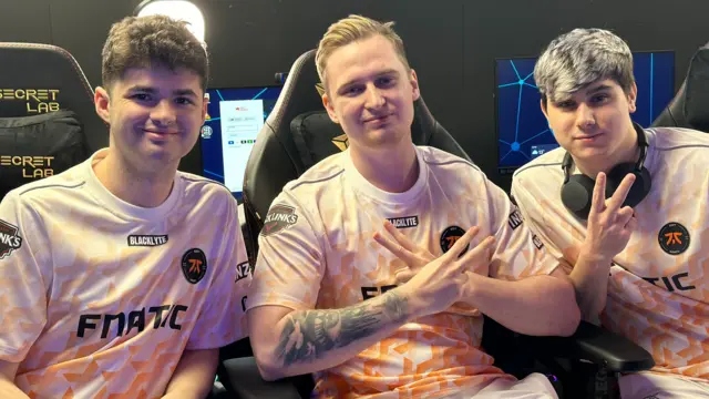 Three Fnatic members from left to right: Oscarinin, Humanoid, and Razork