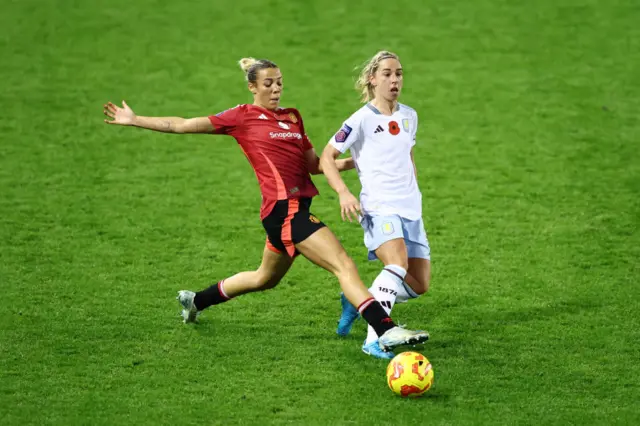 Bizet tackles Nobbs from behind