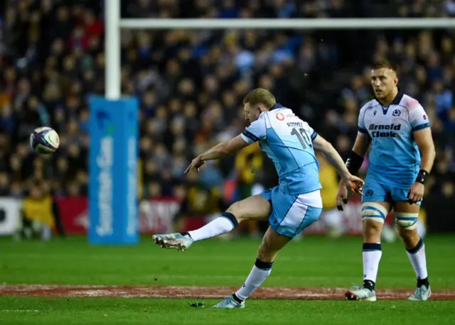 Finn Russell of Scotland successfully kicks a penalty during the Autumn Nations Series 2024 match between Scotland and South Africa at the Scottish Gas Murrayfield