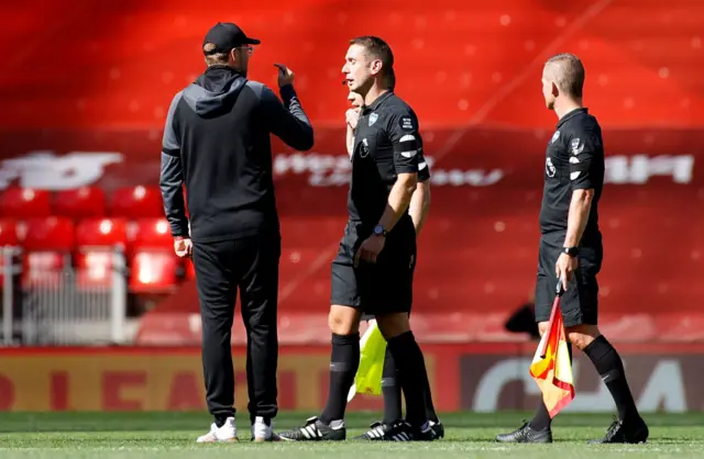 David Coote talks to Jurgen Klopp