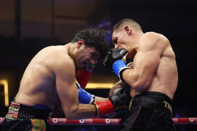 Gilberto Ramirez lands a body shot on Chris Billam-Smith