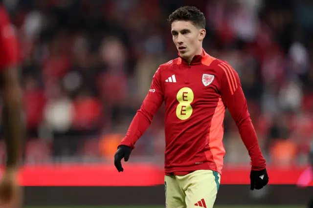 Harry Wilson warms up