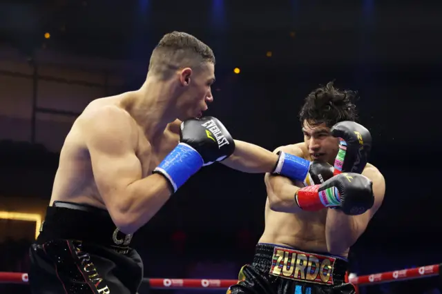 Chris Billam-Smith punches Gilberto Ramirez