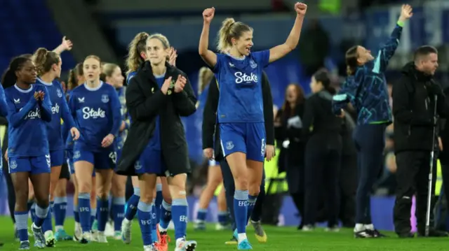 Everton players celebrate