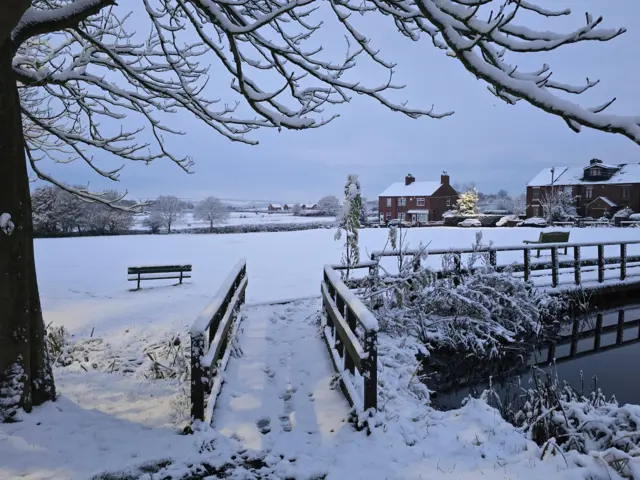 snowy Ryhill, Wakefield