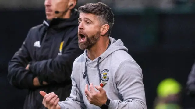 St Mirren manager Stephen Robinson