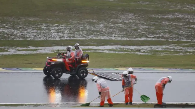 marshalls cleaning the rain in Sao Paulo