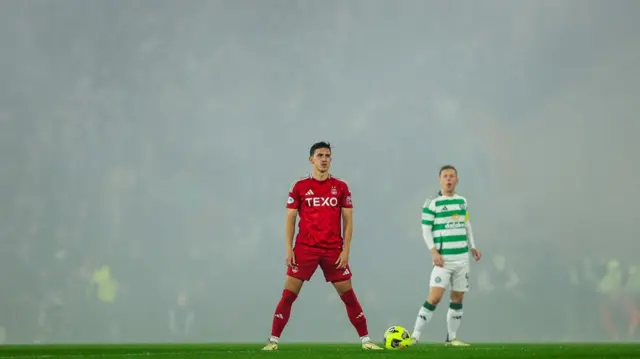 GLASGOW, SCOTLAND - NOVEMBER 02: Aberdeen's Jamie McGrath waits as kick off is delayed due to visability during a Premier Sports Cup semi-final match between Celtic and Aberdeen at Hampden Park, on November 02, 2024, in Glasgow, Scotland. (Photo by Roddy Scott / SNS Group)