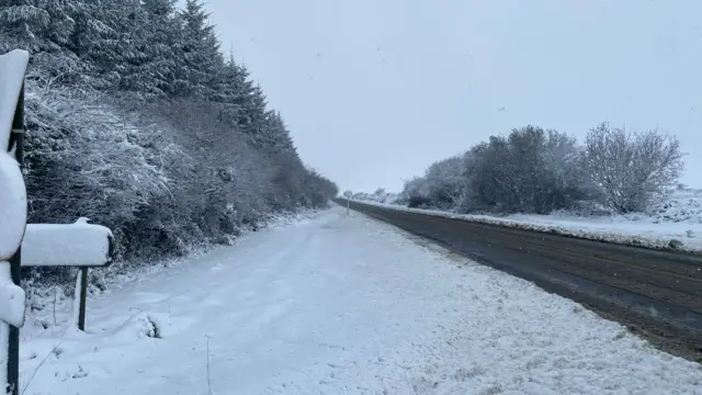 Snow covers the the A395 from Launceston to Otterham.