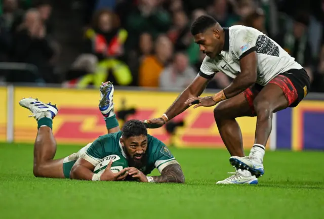 Bundee Aki