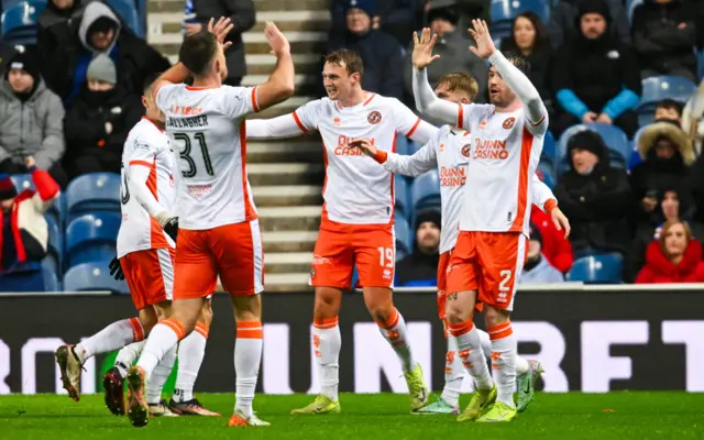 Dundee United lead at Ibrox