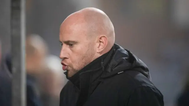 DUNDEE, SCOTLAND - NOVEMBER 23: Hibernian hea dcoach David Gray during a William Hill Premiership match between Dundee and Hibernian at the Scot Foam Stadium at Den's Park on November 23, 2024, in Dundee, Scotland. (Photo by Euan Cherry / SNS Group)