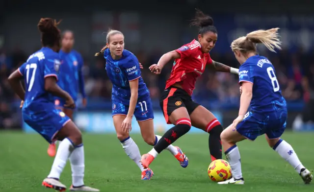 Geyse Da Silva Ferreira of Manchester United controls the ball under pressure of Erin Cuthbert