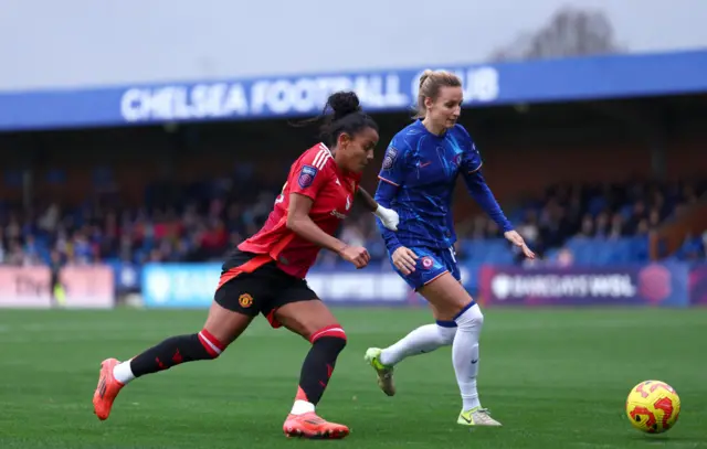 Nathalie Bjorn of Chelsea and Geyse Da Silva Ferreira