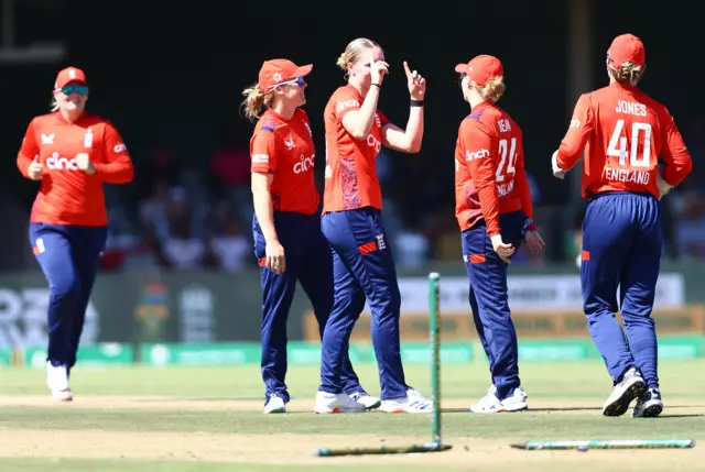 Freya Kemp celebrates bowling Anneke Bosch